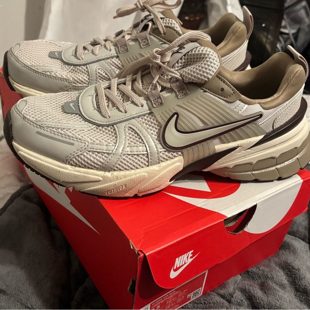 Nike Women’s V2K Running Shoes